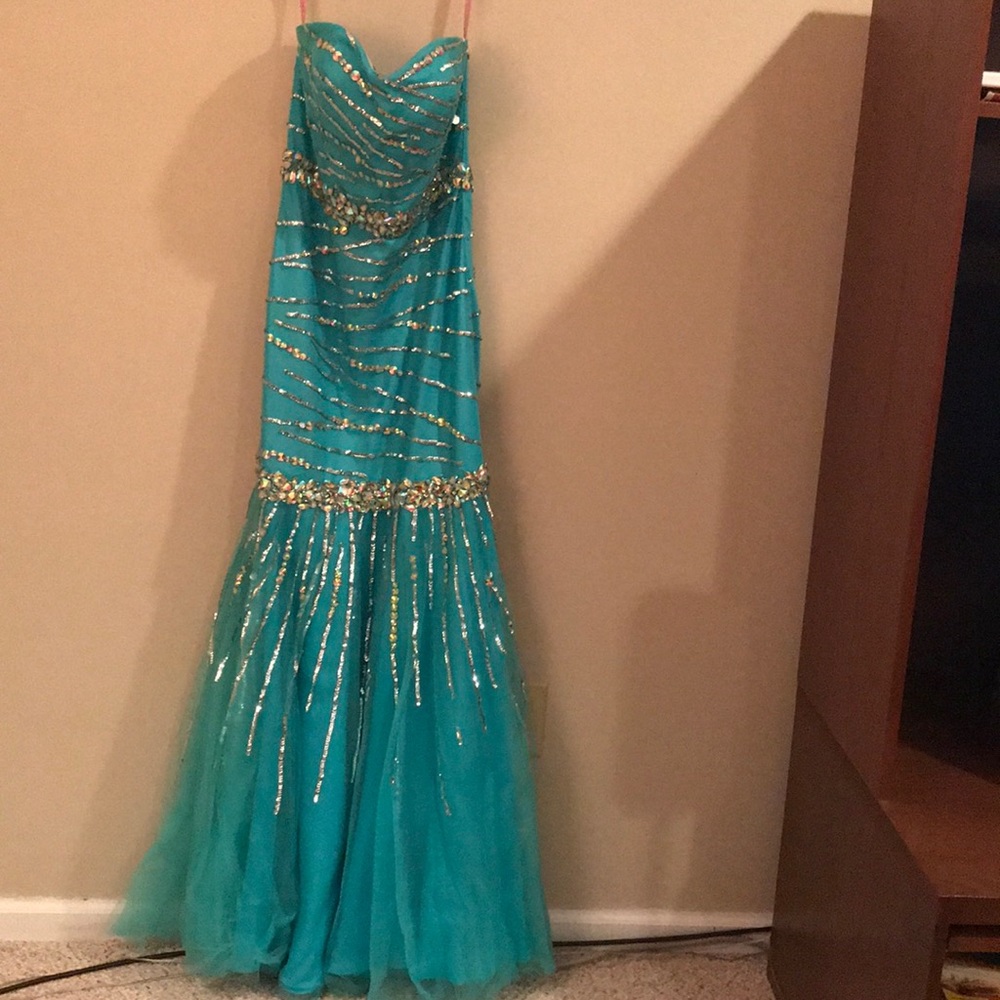 Bright Tiffany blue formal gown